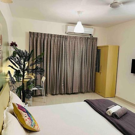 Sage : Private Studio Room In Koregaon Park Pune Esterno foto