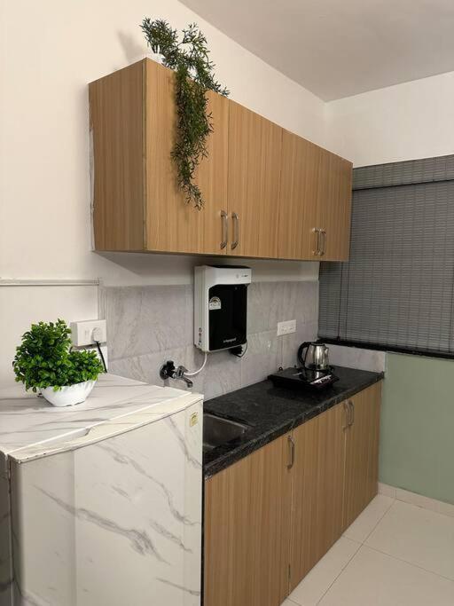 Sage : Private Studio Room In Koregaon Park Pune Esterno foto